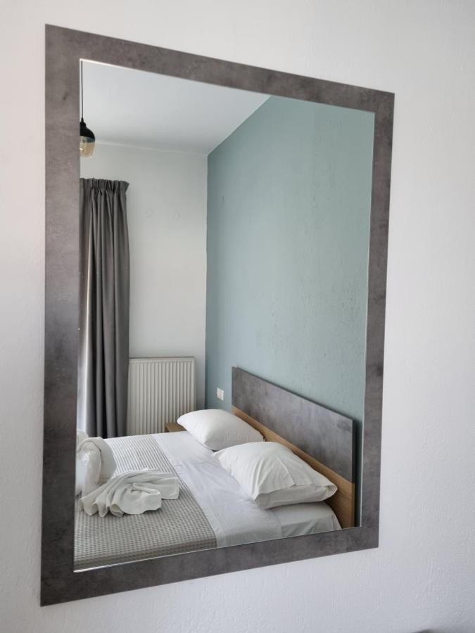 Chriselia Apartment Nea Roda Exterior photo