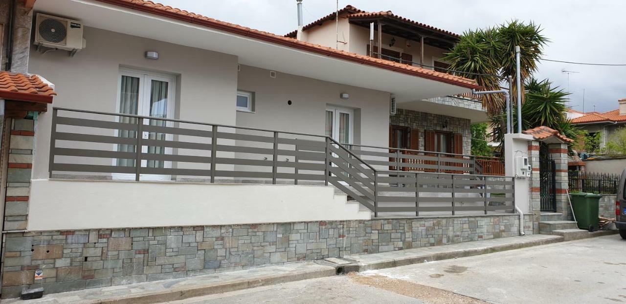 Chriselia Apartment Nea Roda Exterior photo
