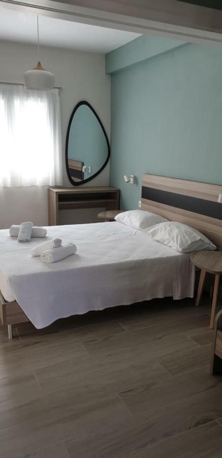 Chriselia Apartment Nea Roda Exterior photo