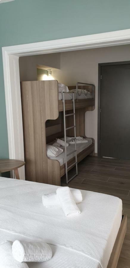 Chriselia Apartment Nea Roda Exterior photo